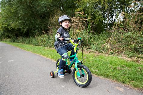 Child Learning to Ride a Bike に対する画像結果
