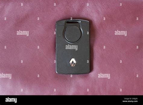 Authentication Key for Renault Van に対する画像結果