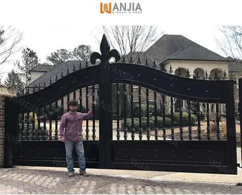 Luxury Grille Design Exterior Entry Metal Gates Wrought Iron Gates Heavy Duty Driveway Entry Iron Gates