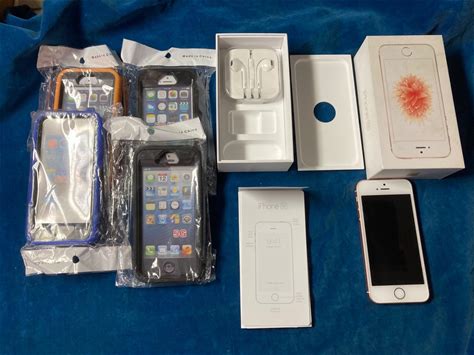 Apple iPhone SE Model A1662 32GB Rose Gold Unlocked, Working And (4) New Cases