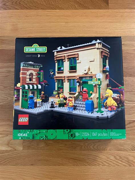 Ships FEDEX/UPS LEGO IDEAS 21324 "123 Sesame Street" - (NEW SEALED RETIRED)