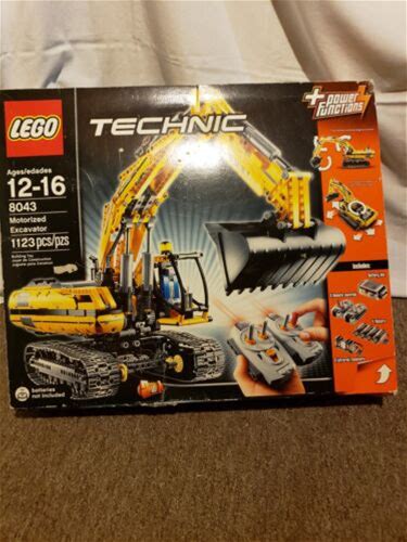 Lego Technic: Motorized Excavator (8043)