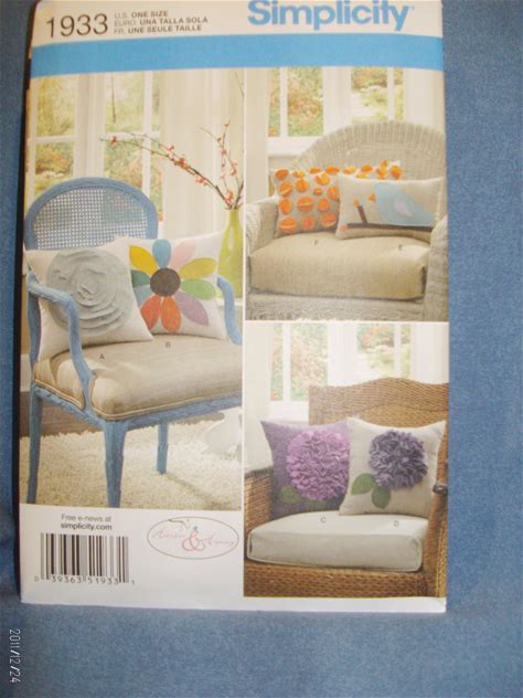 Simplicity Harper & Henny Pattern 1933 Decorative Throw Pillows With Variations