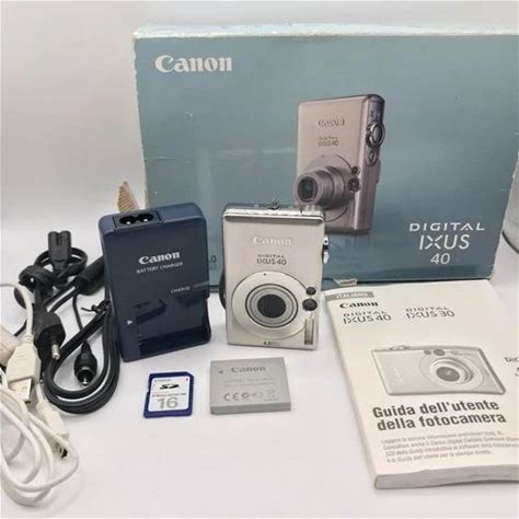 Canon Digital SD300 IXUS 40 4MP Compact Digital Camera Silver W/ Accessories