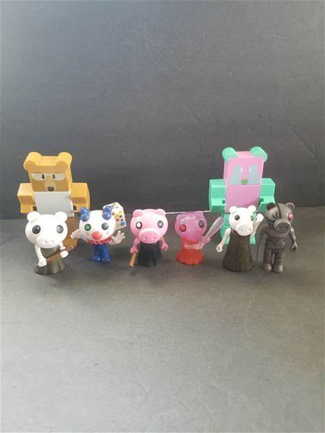 BEE SWARM SIMULATOR Bear And Mini Figure ROBLOX Lot Of 8