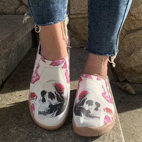 Women's Rose Slip-On Sneakers - Soft Fabric Upper, Comfortable PU Sole, All-Season Casual Shoes With Cartoon Floral Design For Casual Attire,