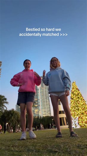 With the cutest @PINK PALM PUFF 🤩 | best friended so hard