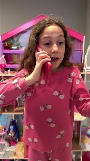 Rhia Sees a Mouse and Sierra Uses a Smart Idea | Kids Safety Story