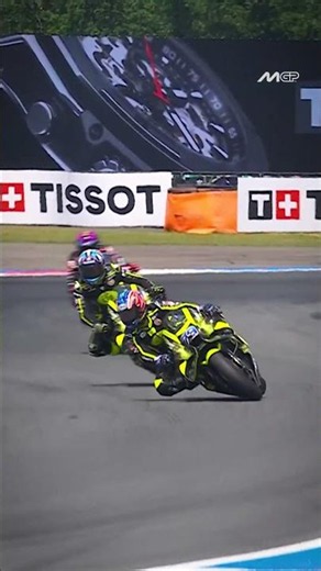 Ai Ogura hits the front with 6 laps to go in Assen! 🔥⚔️