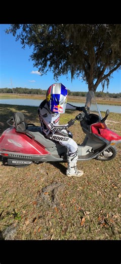 Customizing a 1987 Honda Helix Scooter for Racing