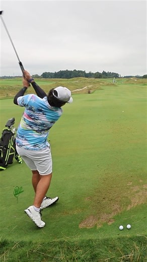 Longest golf putt (non-tournament) 🏌️ 142.2 m (466 ft 6.42 in) by Henry Grillo 🇺🇸 Henry was part of a group of 18 golfers in Kohler, Wisconsin, USA determined to win back this title from the current record holder. He made the record-breaking putt several hours (and rain delays) into the attempt. | Guinness World Records
