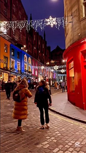 How Beautiful is Edinburgh in Christmas ?