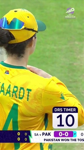 First ball. Marizanne Kapp. On the mark. 👌