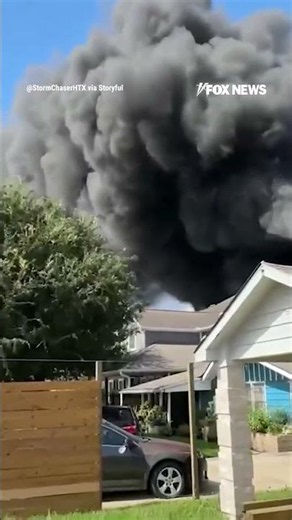 Thick smoke rises over Houston after MASSIVE recycling facility FIRE #foxnews #news #us #fox