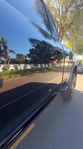 🔥 THE GMC TEST DRIVE 🔥 “They said size doesn’t matter.” Then THIS pulled up. Big. Black. Loud. Testosterone on wheels. 😤🛻 2025 GMC Sierra 2500 AT4X Crew Cab 4WD 💰 R4,250,000 📉 39 KM’s This isn’t a bakkie — it’s a statement. #mitmakmotors #bobbypetkov #staypowerful #goat #automotive #comedy #unclebobby #bobbyapproved #mitmakmatch #gmc #sierra2500 #at4x #americanmuscle #dieseltruck #luxurybakkie #drivenotparked #mitmaktown #bigtruckenergy #offroadbeast #statementvehicle | Bobby Petkov