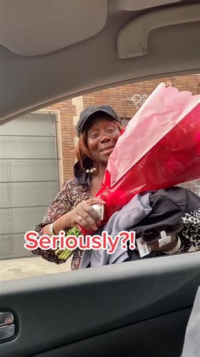 Heartwarming Act of Kindness Towards Homeless Woman