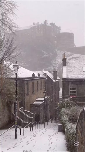How Beautiful is Scotland Edinburgh in Winter?