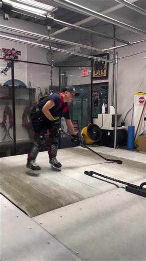 Not a treadmill... A skatemill! ⛸️ And the laser focus? Next level. ⚡ #Olympics #IceHockey