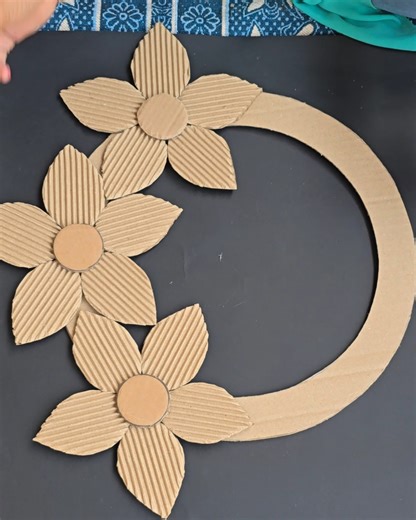 Easy and Amazing cardboard using wall decor diy #diy #craft #walldecor #homedecor | Creative ViNii