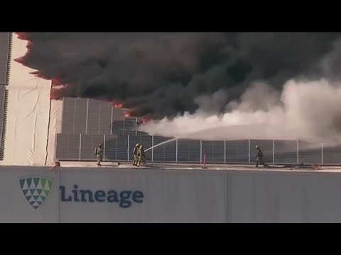 Shelter-in-place order issued in Los Angeles over massive commercial building fire
