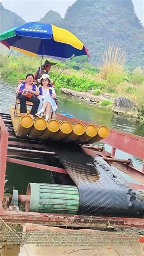 Shuttling Tour Rafts: River Conveyors Move Sightseeing Bamboo Rafts Downstream Automatically