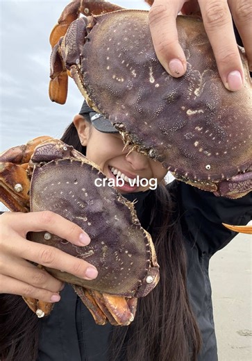 THE catch & calm before the storm….☔️🦀💫 #crab #crabbing #dungenesscrab #catchandcook #fishingvlog
