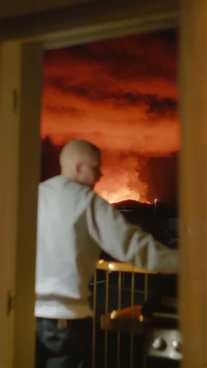 The volcanic eruption in Iceland is still going strong 🔥 Shot this clip in the December 2024
