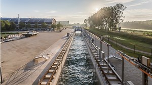 This machine produces the largest humanmade waves in the world