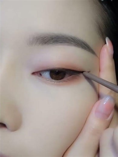 Eyeliner Made Easy 👁️ | Simple Beginner Eyeliner Tutorial | Step-by-Step Eye Makeup Guide #shorts
