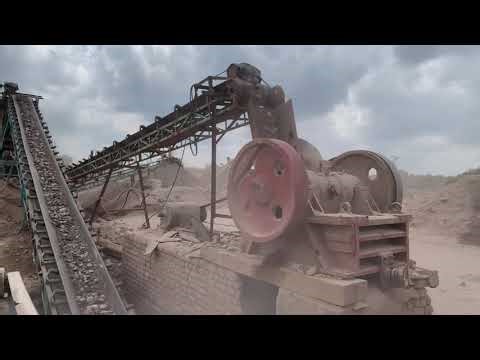 "Big Rock Crusher Machine: A Giant in Action"Big Rock Crushing: A Powerful Process"#stonecrusher