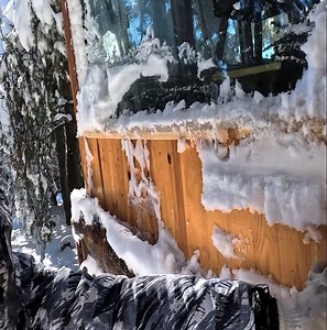 Survive in a wooden house during nighttime snowstorms and freezing temperatures! | Building Skills