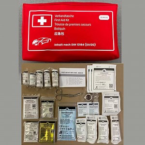 [Hot Item] Din13164 2022 Car First Aid Kit Vehicle Automoble Emergency First Aid Kit with Ce Iso13485 Approved