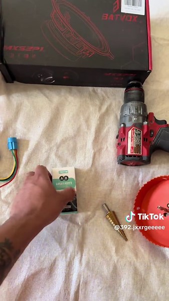 quick tutorial , this is how i do my personal one of course the ones i sell i do more professionally and cleaned up , and i do recommend to use a dremel instead of a hole saw i regret it , #toolbox #speaker