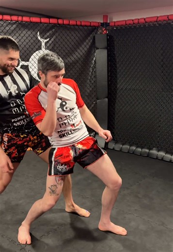 More footwork... 🕺🏻 ______________________________ #mma #footwork #dancing #muaythai #boxing