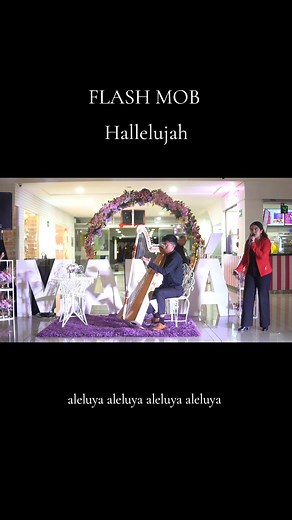 Flash Mob - Hallelujah 🎶✨@Rack @Stalin Males #flashmob #hallelujah #shrek #sorpresa #singing #quito #mall #musicosentiktok #musica #shopping