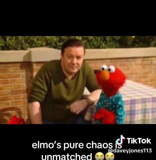 Replying to @KingPolo6 pretend elmo is lowkey scary 😭😭 #elmo #sesamestreet #themuppets #funny #fyp #foryoupage #trending #viral #joke