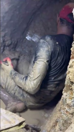 Ceylon Gem Mine in Action 💎 | Miners Digging & Searching for Rare Sapphires