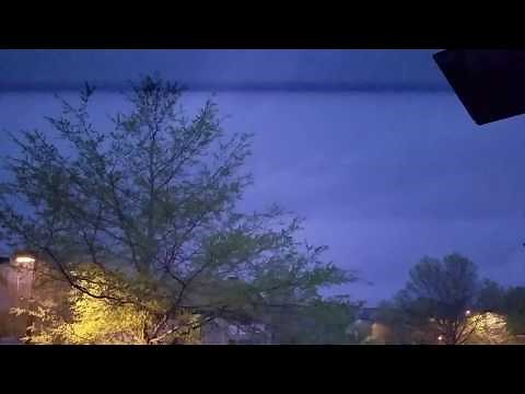 Massive Thunderstorm With Extreme Lightning And Amazing Rain!