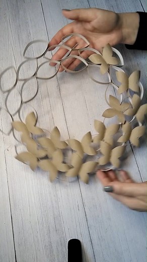 413K views · 5.4K reactions | I Love Butterflies 曆 #walldecor #toiletpaperroll #butterfly #diy #craft #tutorial #wreath #howtomake #reuse #recycle | Day with DIY | Facebook
