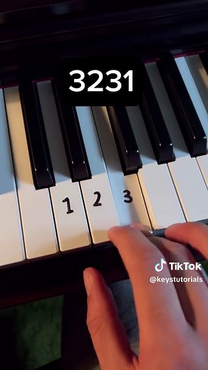 تعلم كيف تعزف Carol of the Bells على البيانو