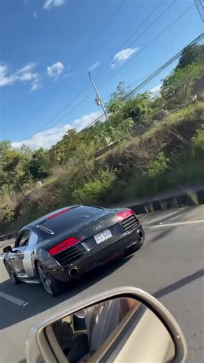 Experience the Thrill of Driving an Audi R8 V10
