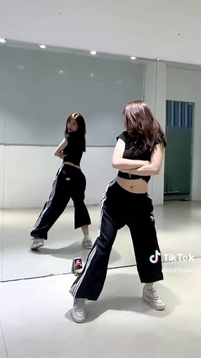 Slow Dance Tutorial With Smart by Lesserafim