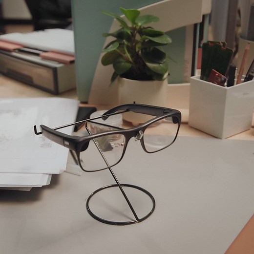 Il futuro è a vista d’occhio con OPPO Air Glass 3. L’ultimo prototipo di occhiali smart di OPPO permette di esplorare le possibilità della tecnologia AI basata sulla collaborazione cross-device tra dispositivi XR e smartphone per un’esperienza senza precedenti! Per approfondire: https://bit.ly/OPPOAirGlass3-TuttoTech #OPPOAirGlass3 | OPPO