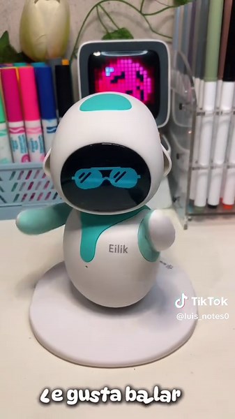 Les presento a mi nuevo amigo de estudio se llama Eilik 🤖 Es un mini robot que te ayuda a estudiar y hacerte compañía si eres estudiante, sí o sí, lo necesitas🦾 . . @@Energize.Eilik . ##robot##estudiantes##study##eilikrobot##eilik##student##estudiante##aesthetic##notes##pinterest##siosi##niños##niñas##juguetes##parati##fyp##🦾