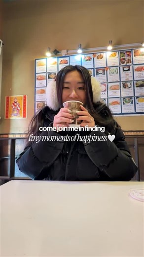 Viveca ♡ on Instagram: "$11 Chinatown food crawl with @noshinku #NoshinkuPartner Their thin, compact and refillable hand sanitizers make perfect stocking stuffers 🎄 $4.50 dumplings 📍 Fu Zhou Wei Zhong Wei Jia Xiang Feng Wei at East Broadway Mall $3 Mango Mochi with Coconut Flakes 📍 Golden Manna Bakery $3.50 Hot Hong Kong Style Milk Tea 📍 XO Taste #newyorkcity #chinatown #foodcrawl #nycrecs #nycthingstodo #nyccheap #nyclife #nycfoodie #nycdateidea #hiddengems"