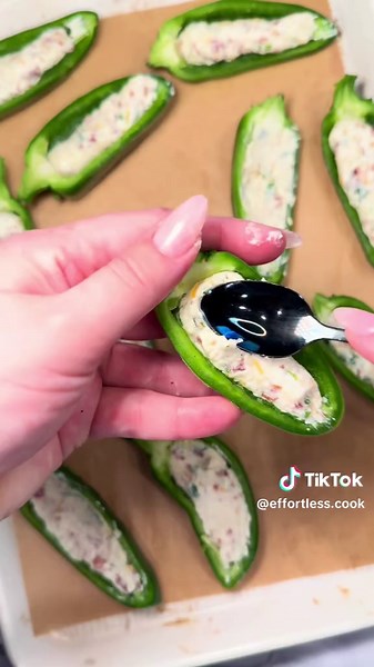 12 Days of Christmas Appetizers🎄 Day 4: Jalapeño Poppers Easy jalapeno poppers recipe bursting with flavors, making for the best appetizer! Fresh jalapenos stuffed with creamy bacon and Ranch mixture, topped with a crispy topping and then baked to perfection.🌶️🌶️ #jalapenopoppers #recipe #appetizers #holidayappetizers #christmas