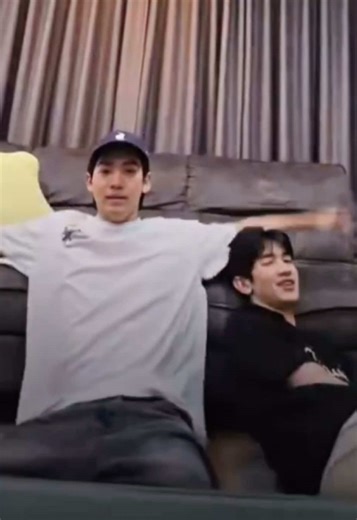 Mond looks like a protective and jealous bf type 😄😂 #almondbabybigboy #ด้อมภภ #almondprogress #progresspassawish #แอลม่อนโปรเกรส