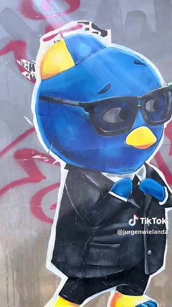 Pablo Backyardigans: Street Art in Peru