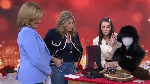 Hot accessories to step up your winter outfits: Tights, mittens, more