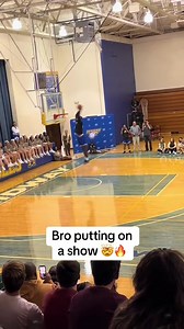 Incredible Alley-Oop Dunk at School Contest